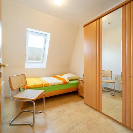 Judy - Zentral, Aufzug, Parkplatz *